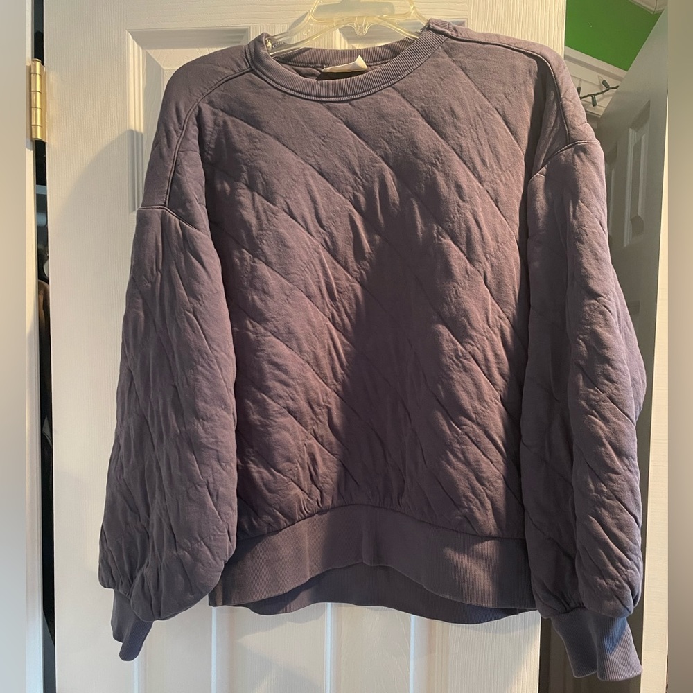 Gray/purple crew neck size M